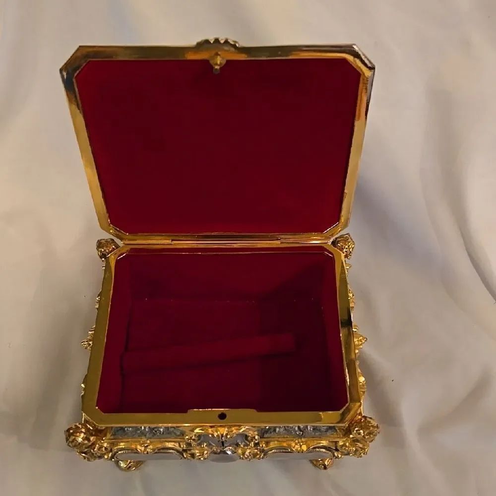 EARHAD & SOHNE VINTAGE CASKET JEWLERY BOX!Elegant Gold and Silver Decorative Box - Picture 3 of 15